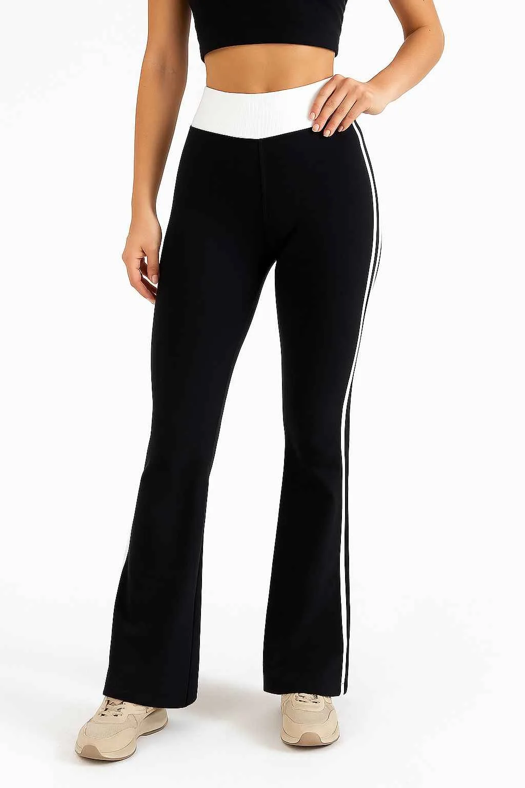 20250828_1728_Black Flare Athletic Pants_remix_01k3s5r4afe76vsyg4jjmdafr2_16_11zon