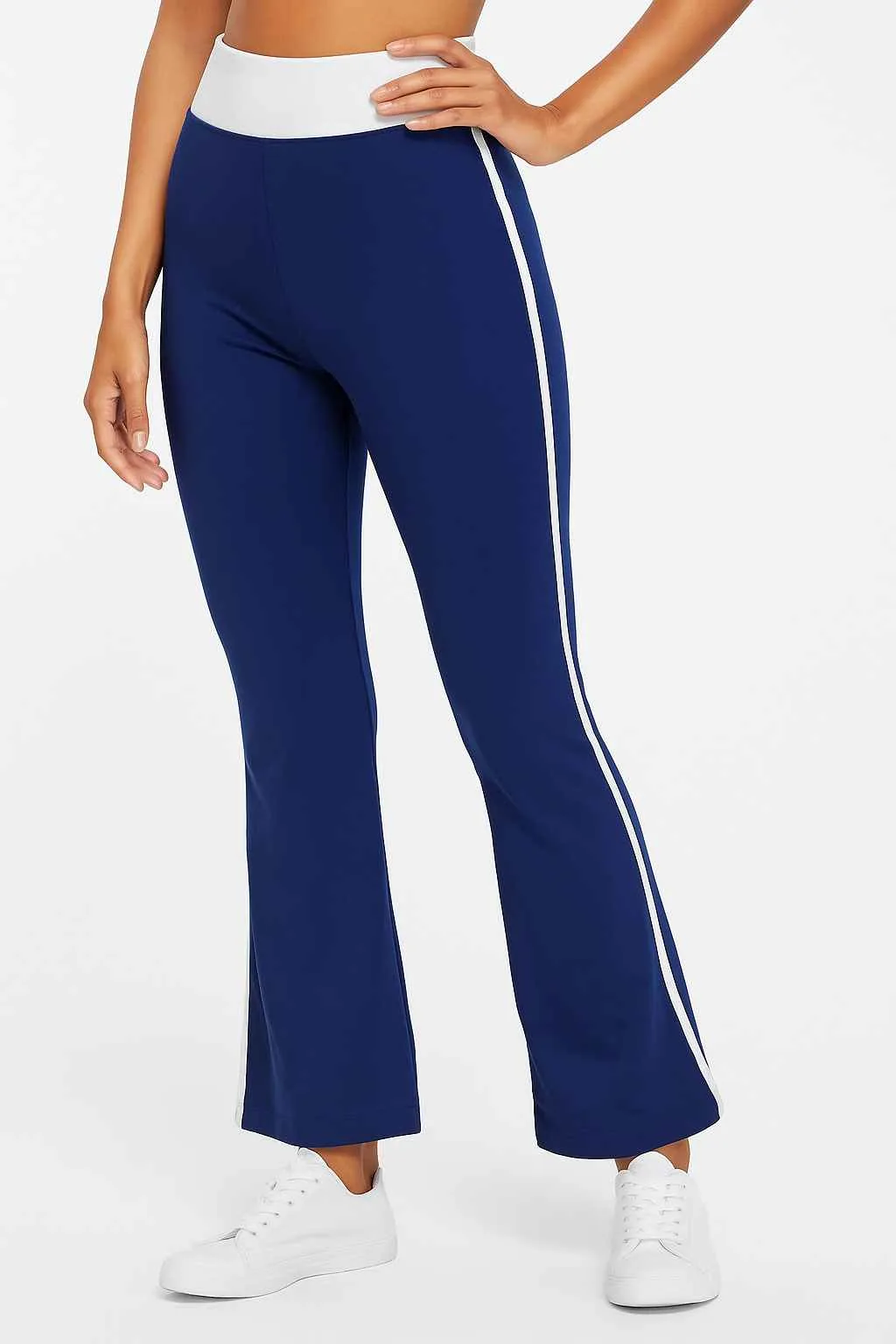 20250828_1728_Navy Flare Athletic Pants_remix_01k3s5rqn0ey0v395cehw1678t_17_11zon