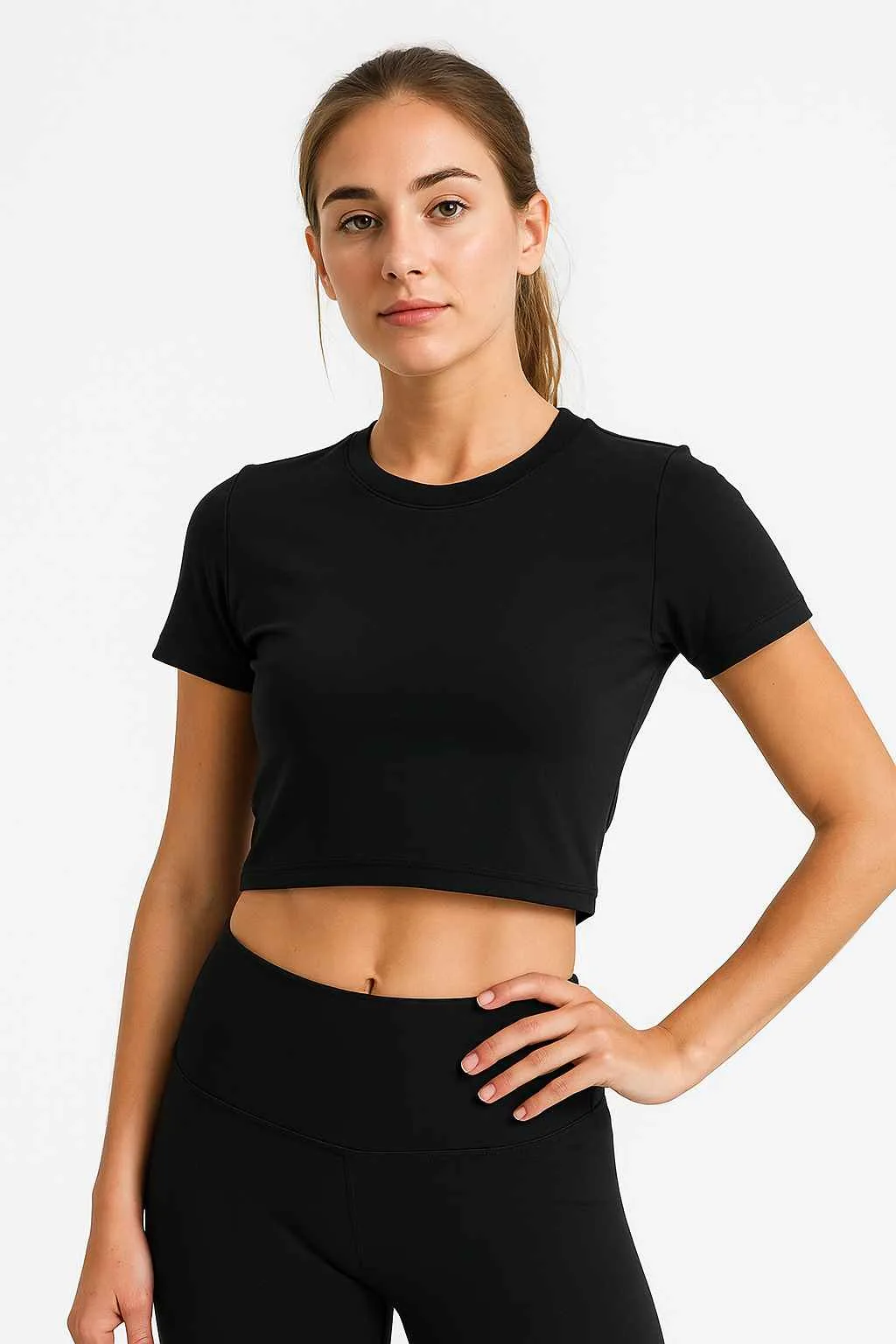 20250829_1216_Black Sports Crop Top_remix_01k3v67xxneeb9g3kg2wv3r6ya_1_11zon