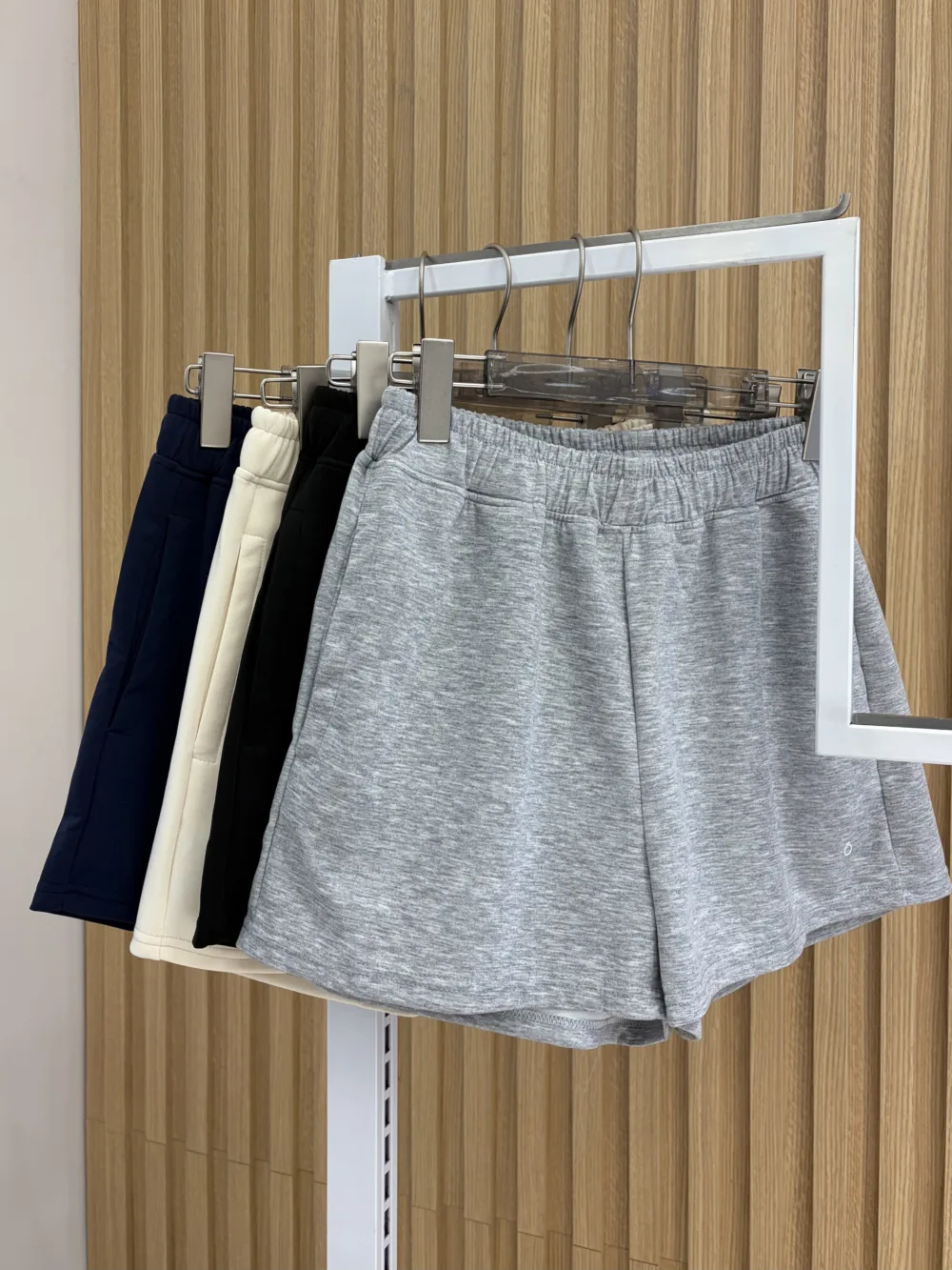 SHORT SERENE ZIP