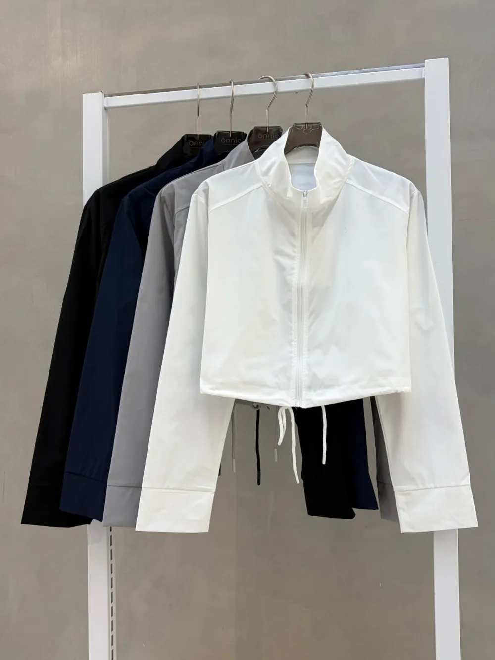 Campera Crop Bomber